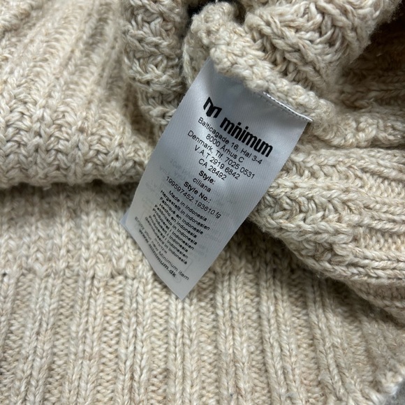 Minimum M loose knot cream cardigan in excellent condition! Great for spring - Picture 7 of 14